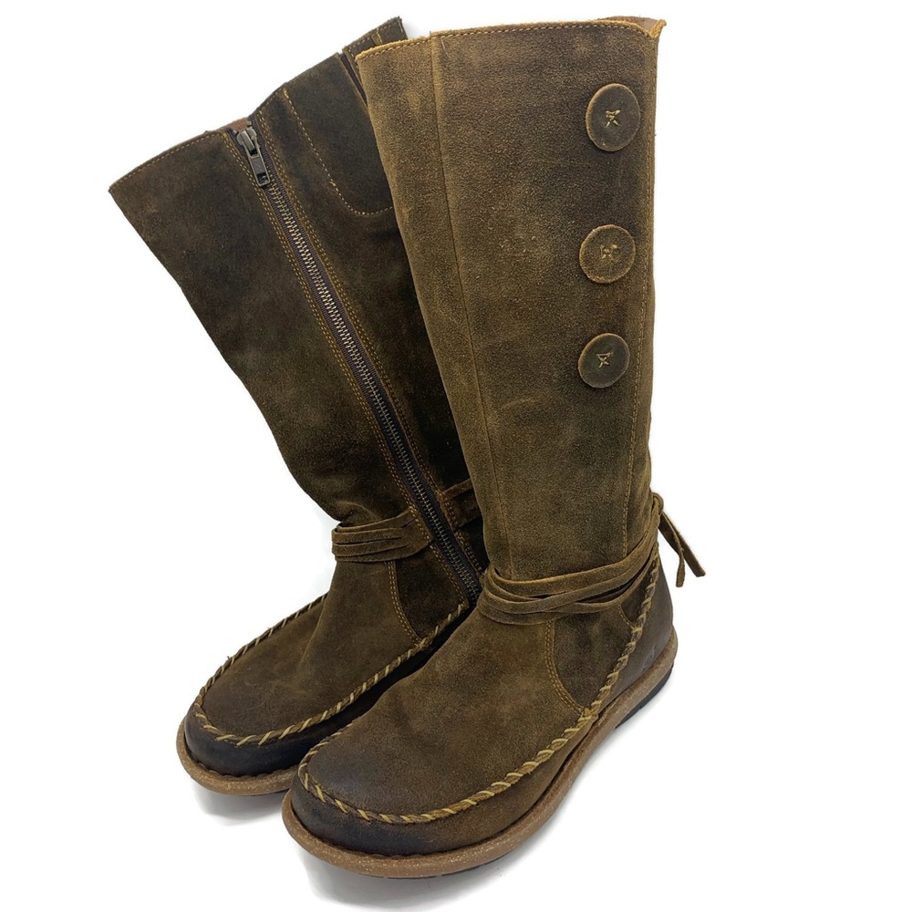 Born boots moccasin style only worn once!
